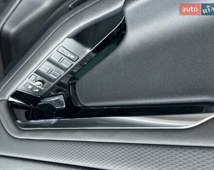 Сірий Ленд Ровер Рендж Ровер Евок, об'ємом двигуна 2 л та пробігом 65 тис. км за 28000 $, фото 31 на Automoto.ua