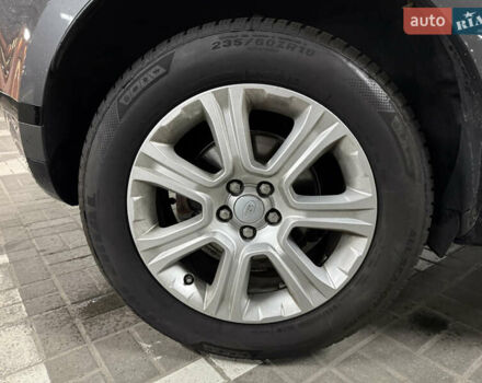 Сірий Ленд Ровер Рендж Ровер Евок, об'ємом двигуна 2 л та пробігом 103 тис. км за 31700 $, фото 22 на Automoto.ua