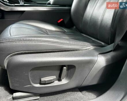 Серый Ленд Ровер Рендж Ровер Эвок, объемом двигателя 2 л и пробегом 65 тыс. км за 33490 $, фото 11 на Automoto.ua