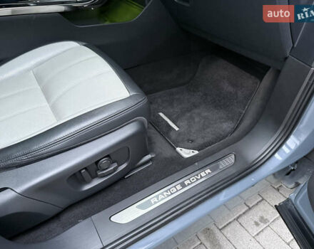 Сірий Ленд Ровер Рендж Ровер Евок, об'ємом двигуна 2 л та пробігом 161 тис. км за 29999 $, фото 57 на Automoto.ua