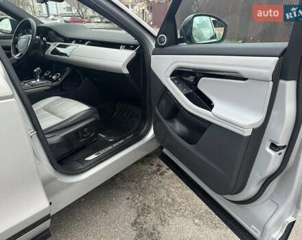 Серый Ленд Ровер Рендж Ровер Эвок, объемом двигателя 2 л и пробегом 61 тыс. км за 35000 $, фото 10 на Automoto.ua