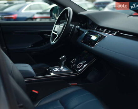 Ленд Ровер Рендж Ровер Эвок 2020 в Киеве на Automoto.ua Серый Ленд Ровер Рендж Ровер Эвок, объемом двигателя 2 л и пробегом 38 тыс. км за 46500 $, фото 9 на Automoto.ua