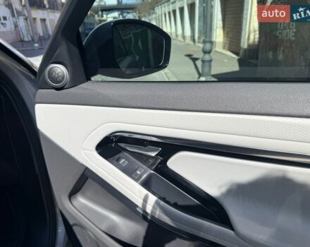 Серый Ленд Ровер Рендж Ровер Эвок, объемом двигателя 2 л и пробегом 30 тыс. км за 40900 $, фото 3 на Automoto.ua