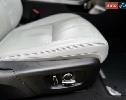 Серый Ленд Ровер Рендж Ровер Эвок, объемом двигателя 2 л и пробегом 65 тыс. км за 42700 $, фото 75 на Automoto.ua