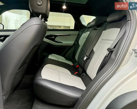 Сірий Ленд Ровер Рендж Ровер Евок, об'ємом двигуна 1.5 л та пробігом 28 тис. км за 39500 $, фото 27 на Automoto.ua