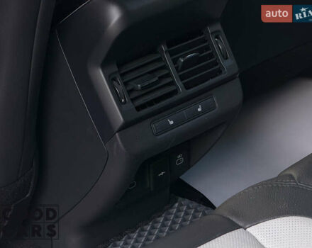 Сірий Ленд Ровер Рендж Ровер Евок, об'ємом двигуна 2 л та пробігом 36 тис. км за 54000 $, фото 25 на Automoto.ua