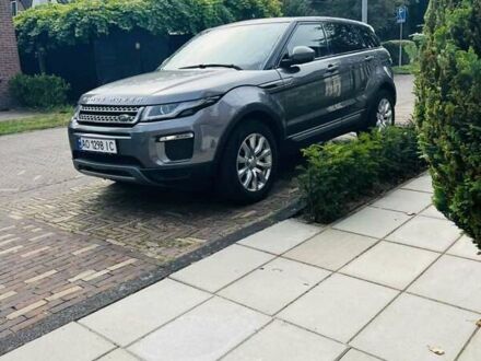 Ленд Ровер Рендж Ровер Эвок 2017 в Виноградове на Automoto.ua Серый Ленд Ровер Рендж Ровер Эвок, объемом двигателя 2 л и пробегом 217 тыс. км за 19664 $, фото 1 на Automoto.ua