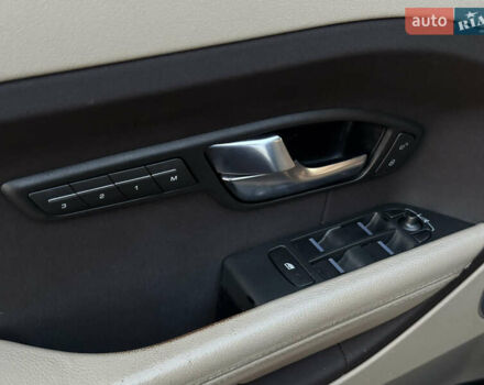 Синій Ленд Ровер Рендж Ровер Евок, об'ємом двигуна 2.18 л та пробігом 220 тис. км за 14900 $, фото 24 на Automoto.ua