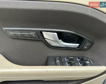 Синій Ленд Ровер Рендж Ровер Евок, об'ємом двигуна 2 л та пробігом 178 тис. км за 16299 $, фото 9 на Automoto.ua