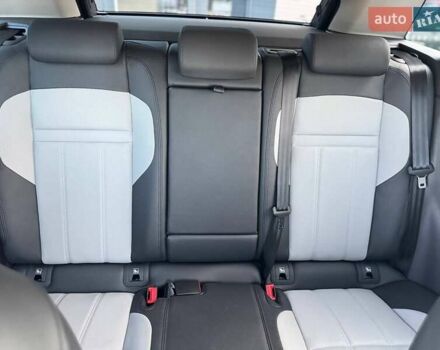 Синий Ленд Ровер Рендж Ровер Эвок, объемом двигателя 2 л и пробегом 2 тыс. км за 59794 $, фото 24 на Automoto.ua