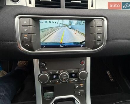 Зелений Ленд Ровер Рендж Ровер Евок, об'ємом двигуна 2 л та пробігом 106 тис. км за 16200 $, фото 24 на Automoto.ua