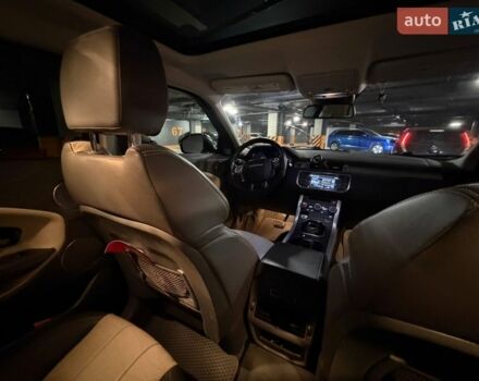 Помаранчевий Ленд Ровер Рендж Ровер Евок, об'ємом двигуна 2 л та пробігом 128 тис. км за 15000 $, фото 25 на Automoto.ua