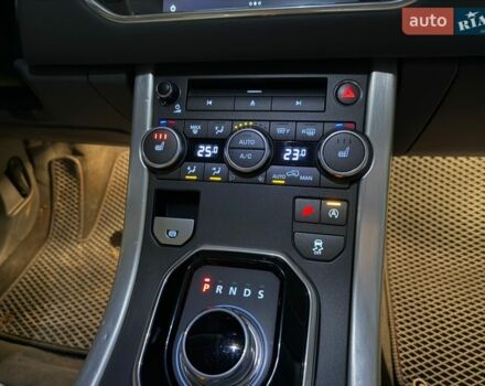 Помаранчевий Ленд Ровер Рендж Ровер Евок, об'ємом двигуна 2 л та пробігом 128 тис. км за 15000 $, фото 24 на Automoto.ua