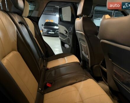 Помаранчевий Ленд Ровер Рендж Ровер Евок, об'ємом двигуна 2 л та пробігом 128 тис. км за 15000 $, фото 30 на Automoto.ua