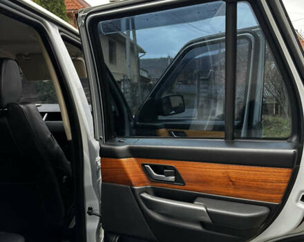 Белый Ленд Ровер Рендж Ровер Спорт, объемом двигателя 2.72 л и пробегом 264 тыс. км за 10000 $, фото 11 на Automoto.ua