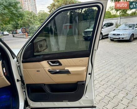 Білий Ленд Ровер Range Rover Sport, об'ємом двигуна 3.6 л та пробігом 195 тис. км за 9999 $, фото 49 на Automoto.ua