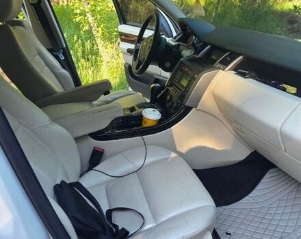 Білий Ленд Ровер Range Rover Sport, об'ємом двигуна 4.2 л та пробігом 206 тис. км за 9500 $, фото 11 на Automoto.ua