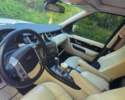 Білий Ленд Ровер Range Rover Sport, об'ємом двигуна 4.2 л та пробігом 206 тис. км за 9500 $, фото 8 на Automoto.ua