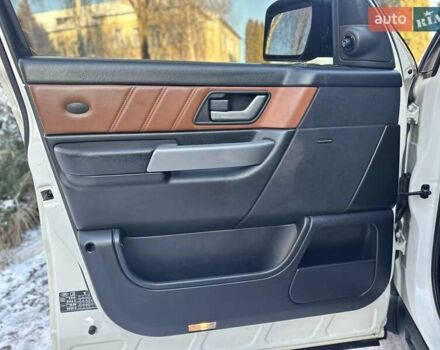 Белый Ленд Ровер Рендж Ровер Спорт, объемом двигателя 2.72 л и пробегом 280 тыс. км за 10800 $, фото 11 на Automoto.ua