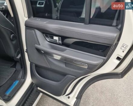 Білий Ленд Ровер Range Rover Sport, об'ємом двигуна 5 л та пробігом 204 тис. км за 16900 $, фото 71 на Automoto.ua