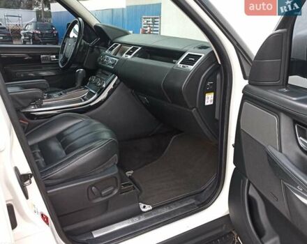 Білий Ленд Ровер Range Rover Sport, об'ємом двигуна 5 л та пробігом 120 тис. км за 12500 $, фото 17 на Automoto.ua