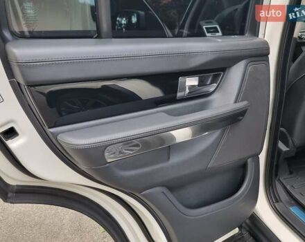 Білий Ленд Ровер Range Rover Sport, об'ємом двигуна 5 л та пробігом 204 тис. км за 16900 $, фото 64 на Automoto.ua