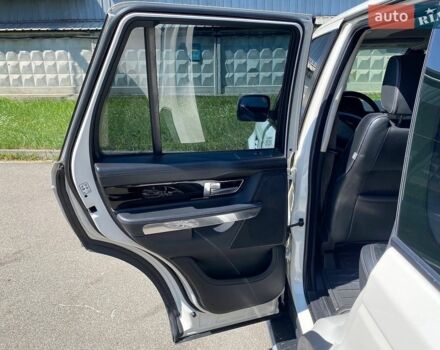Білий Ленд Ровер Range Rover Sport, об'ємом двигуна 5 л та пробігом 119 тис. км за 14999 $, фото 19 на Automoto.ua