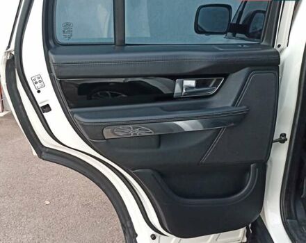 Білий Ленд Ровер Range Rover Sport, об'ємом двигуна 5 л та пробігом 120 тис. км за 12500 $, фото 19 на Automoto.ua