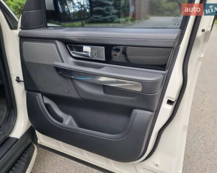 Білий Ленд Ровер Range Rover Sport, об'ємом двигуна 5 л та пробігом 204 тис. км за 16400 $, фото 73 на Automoto.ua