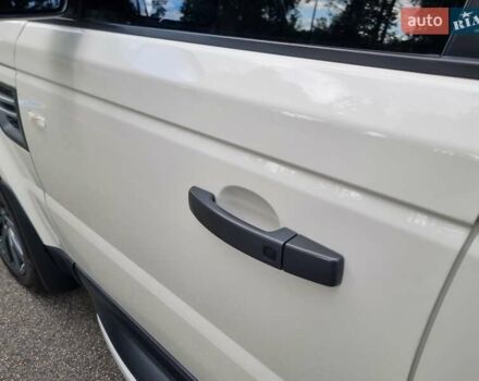 Білий Ленд Ровер Range Rover Sport, об'ємом двигуна 5 л та пробігом 204 тис. км за 16400 $, фото 31 на Automoto.ua