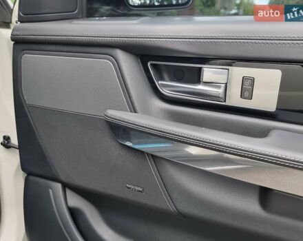 Білий Ленд Ровер Range Rover Sport, об'ємом двигуна 5 л та пробігом 204 тис. км за 16900 $, фото 74 на Automoto.ua