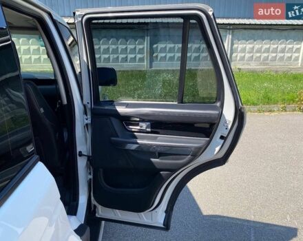 Білий Ленд Ровер Range Rover Sport, об'ємом двигуна 5 л та пробігом 119 тис. км за 14999 $, фото 23 на Automoto.ua