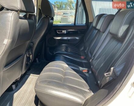 Білий Ленд Ровер Range Rover Sport, об'ємом двигуна 5 л та пробігом 119 тис. км за 14999 $, фото 16 на Automoto.ua