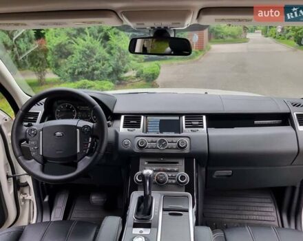 Білий Ленд Ровер Range Rover Sport, об'ємом двигуна 5 л та пробігом 204 тис. км за 16900 $, фото 81 на Automoto.ua