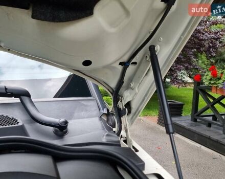 Білий Ленд Ровер Range Rover Sport, об'ємом двигуна 5 л та пробігом 204 тис. км за 16900 $, фото 84 на Automoto.ua