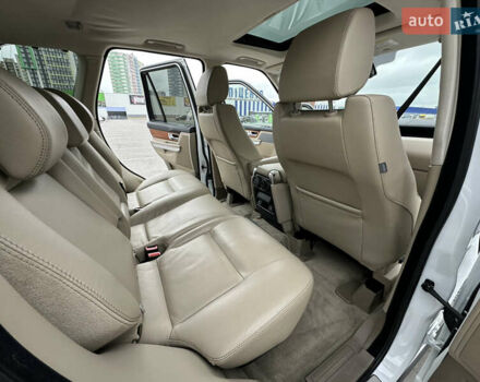 Білий Ленд Ровер Range Rover Sport, об'ємом двигуна 5 л та пробігом 120 тис. км за 13500 $, фото 44 на Automoto.ua