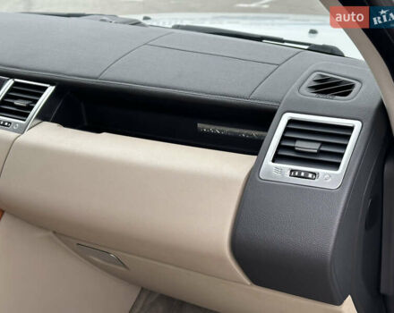 Білий Ленд Ровер Range Rover Sport, об'ємом двигуна 5 л та пробігом 120 тис. км за 13500 $, фото 54 на Automoto.ua