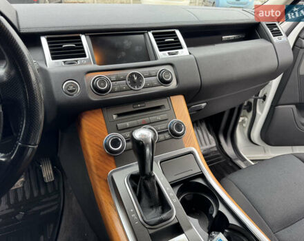 Белый Ленд Ровер Рендж Ровер Спорт, объемом двигателя 2.99 л и пробегом 320 тыс. км за 15000 $, фото 15 на Automoto.ua