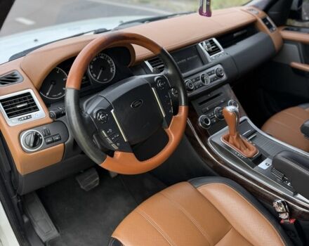 Білий Ленд Ровер Range Rover Sport, об'ємом двигуна 3 л та пробігом 178 тис. км за 11000 $, фото 15 на Automoto.ua