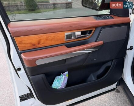 Білий Ленд Ровер Range Rover Sport, об'ємом двигуна 5 л та пробігом 180 тис. км за 10600 $, фото 30 на Automoto.ua