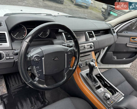 Белый Ленд Ровер Рендж Ровер Спорт, объемом двигателя 2.99 л и пробегом 320 тыс. км за 15000 $, фото 16 на Automoto.ua