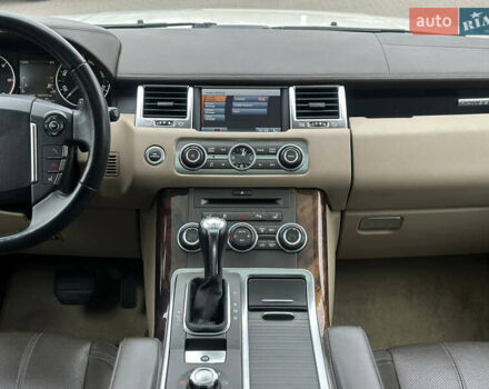 Білий Ленд Ровер Range Rover Sport, об'ємом двигуна 3.63 л та пробігом 202 тис. км за 15850 $, фото 23 на Automoto.ua