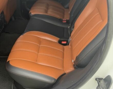 Білий Ленд Ровер Range Rover Sport, об'ємом двигуна 3 л та пробігом 178 тис. км за 11000 $, фото 12 на Automoto.ua