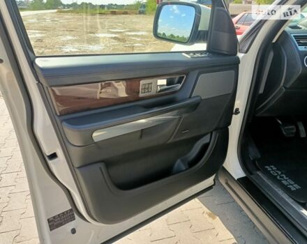 Білий Ленд Ровер Range Rover Sport, об'ємом двигуна 2.99 л та пробігом 176 тис. км за 15800 $, фото 9 на Automoto.ua