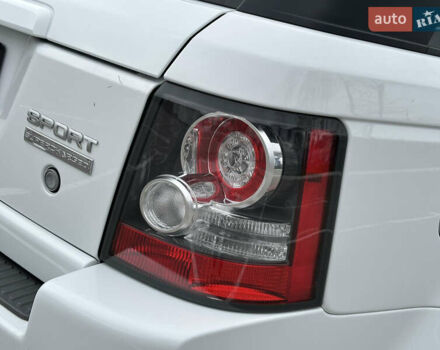Білий Ленд Ровер Range Rover Sport, об'ємом двигуна 5 л та пробігом 120 тис. км за 13500 $, фото 28 на Automoto.ua