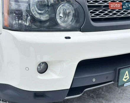 Білий Ленд Ровер Range Rover Sport, об'ємом двигуна 5 л та пробігом 171 тис. км за 12500 $, фото 19 на Automoto.ua
