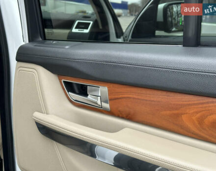 Белый Ленд Ровер Рендж Ровер Спорт, объемом двигателя 5 л и пробегом 120 тыс. км за 15500 $, фото 41 на Automoto.ua