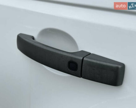 Білий Ленд Ровер Range Rover Sport, об'ємом двигуна 5 л та пробігом 120 тис. км за 15500 $, фото 30 на Automoto.ua