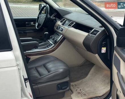 Білий Ленд Ровер Range Rover Sport, об'ємом двигуна 3.63 л та пробігом 202 тис. км за 15850 $, фото 40 на Automoto.ua