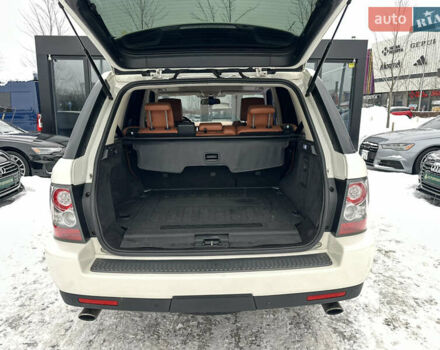 Білий Ленд Ровер Range Rover Sport, об'ємом двигуна 5 л та пробігом 171 тис. км за 12500 $, фото 48 на Automoto.ua